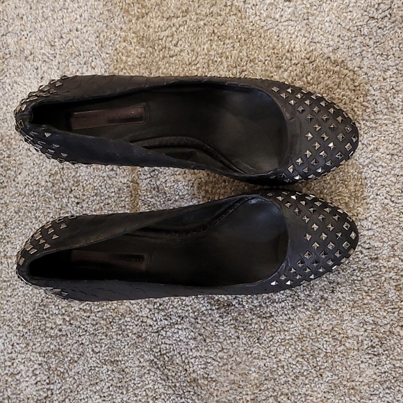 BCBG black leather snakeskin studded pumps - Picture 3 of 9